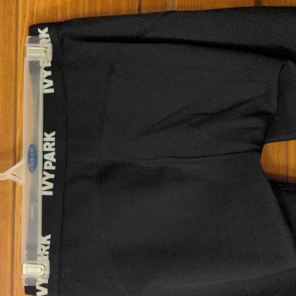 Ivy Park Cropped Compression Shorts - Picture 3 of 7
